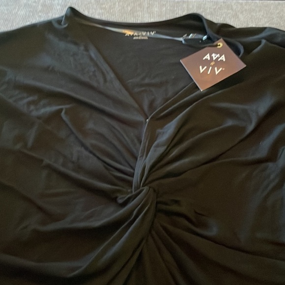 Ava & Viv Short Sleeve V-Neck Front Twist Top - Picture 4 of 4